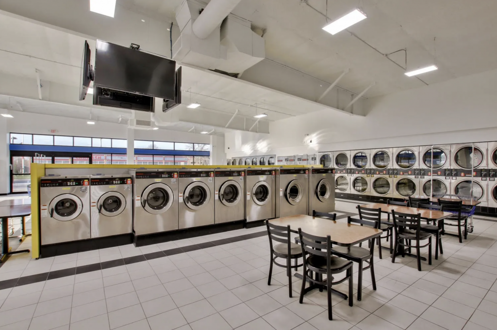 The Laundry Station helps homeless shelter during COVID-19 - Brasil 2024