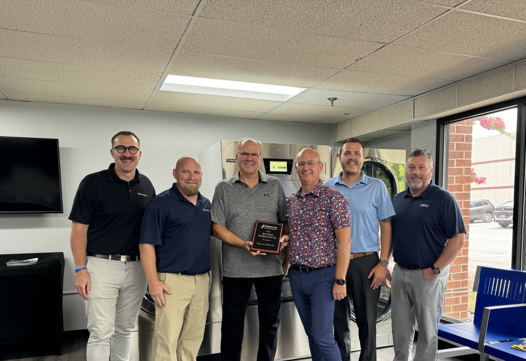 Hynes & Waller wins top Speed Queen honor - NA Speed Queen Commercial