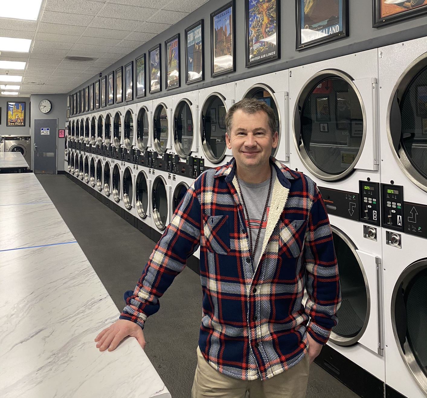 Laundry owner teams with Free Laundry Friends to give back to customers